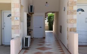 Sunset Apartment With Pool & 10 Mins To Venus Beach