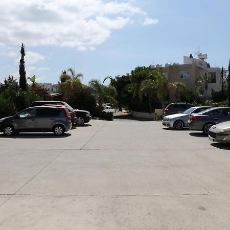 Sunset Apartment With Pool & 10 Mins To Venus Beach Paphos Exterior photo