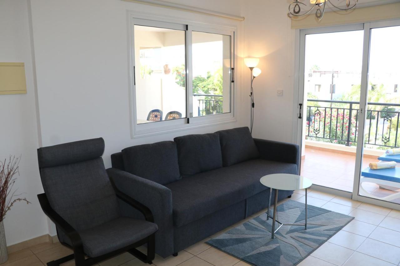 Sunset Apartment With Pool & 10 Mins To Venus Beach Paphos Exterior photo