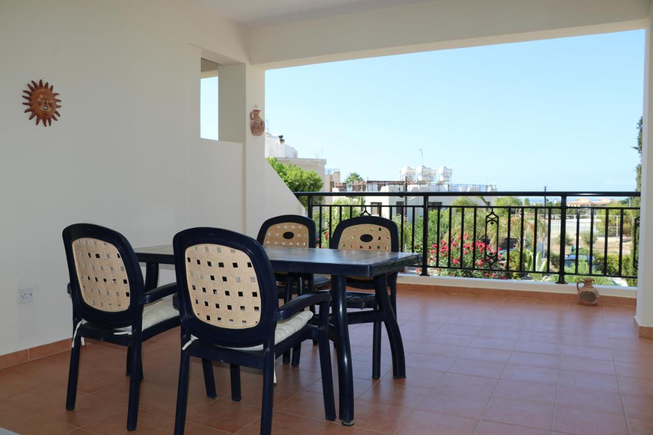 Sunset Apartment With Pool & 10 Mins To Venus Beach Paphos Exterior photo